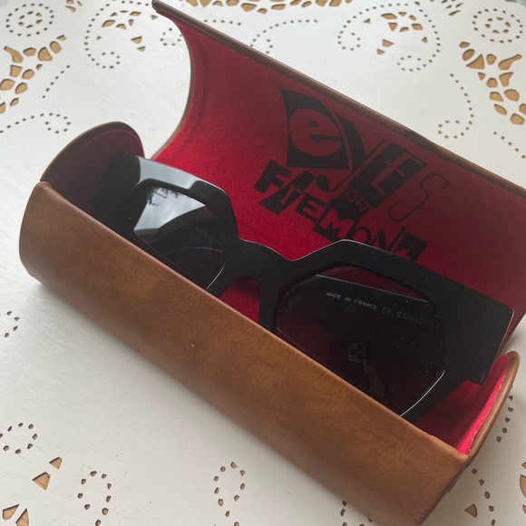 Anne et Valentine Black Sunglasses "Streep" Made in France Luxury Eyewear - Picture 3 of 17